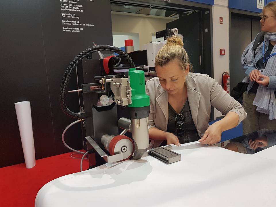 Leister Hemtek ST machine in action